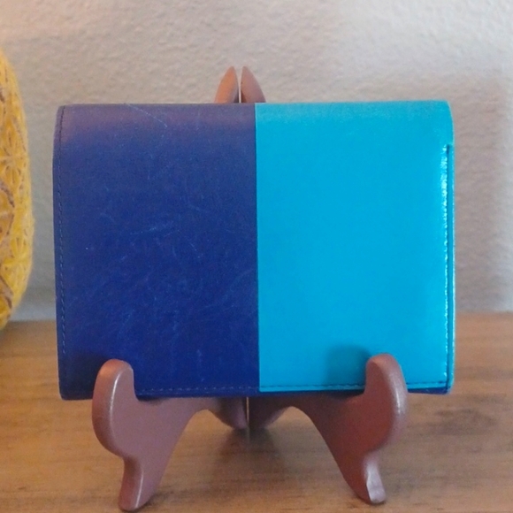 Vintage Yves Saint laurent Two-tone Bi-Fold Wallet - Picture 2 of 15